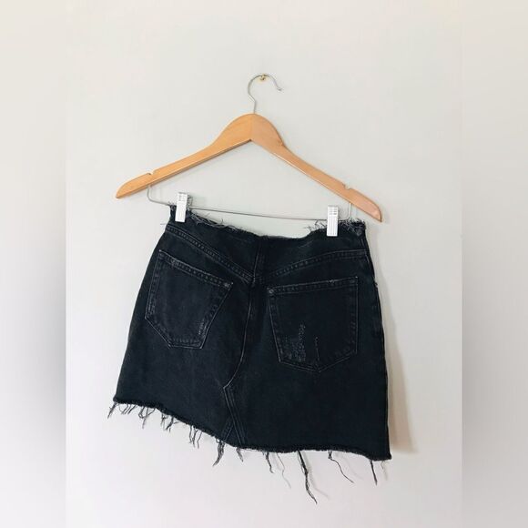 BDG Urban Outfitters Black Cotton Jeans Skirt Size Small Distressed Bottom Hem - Picture 5 of 5